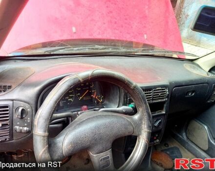 Красный Сеат Кордоба, объемом двигателя 1.6 л и пробегом 123 тыс. км за 1000 $, фото 4 на Automoto.ua