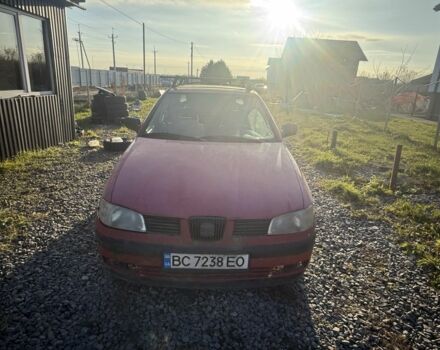 Красный Сеат Кордоба, объемом двигателя 1.6 л и пробегом 200 тыс. км за 621 $, фото 1 на Automoto.ua