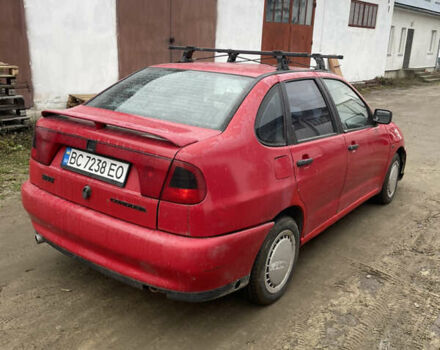 Красный Сеат Кордоба, объемом двигателя 1.6 л и пробегом 250 тыс. км за 1350 $, фото 3 на Automoto.ua