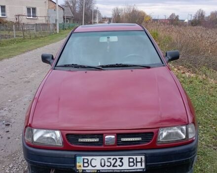 Красный Сеат Кордоба, объемом двигателя 1.4 л и пробегом 341 тыс. км за 1000 $, фото 2 на Automoto.ua