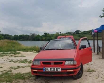 Червоний Сеат Cordoba, об'ємом двигуна 1 л та пробігом 350 тис. км за 2525 $, фото 3 на Automoto.ua