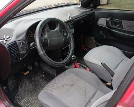 Красный Сеат Кордоба, объемом двигателя 1.4 л и пробегом 334 тыс. км за 927 $, фото 6 на Automoto.ua