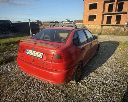 Красный Сеат Кордоба, объемом двигателя 1.6 л и пробегом 200 тыс. км за 621 $, фото 6 на Automoto.ua