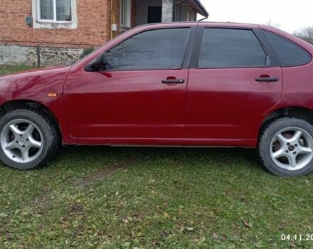 Красный Сеат Кордоба, объемом двигателя 1.4 л и пробегом 341 тыс. км за 1000 $, фото 1 на Automoto.ua