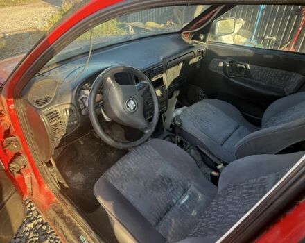 Красный Сеат Кордоба, объемом двигателя 1.6 л и пробегом 200 тыс. км за 621 $, фото 7 на Automoto.ua