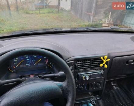 Червоний Сеат Cordoba, об'ємом двигуна 1.39 л та пробігом 250 тис. км за 750 $, фото 1 на Automoto.ua