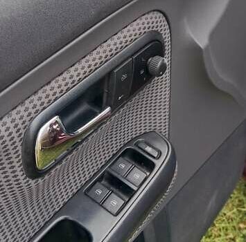 Красный Сеат Кордоба, объемом двигателя 1.39 л и пробегом 217 тыс. км за 2850 $, фото 17 на Automoto.ua