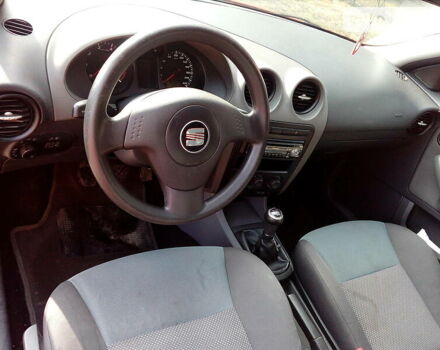 Красный Сеат Кордоба, объемом двигателя 1.4 л и пробегом 217 тыс. км за 3300 $, фото 6 на Automoto.ua