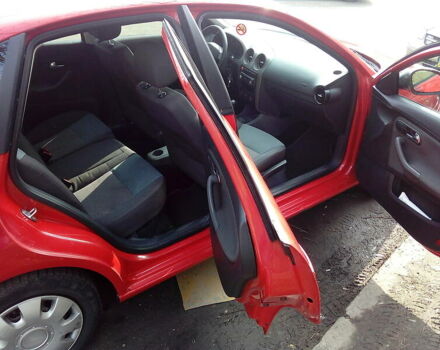 Красный Сеат Кордоба, объемом двигателя 1.4 л и пробегом 217 тыс. км за 3300 $, фото 4 на Automoto.ua