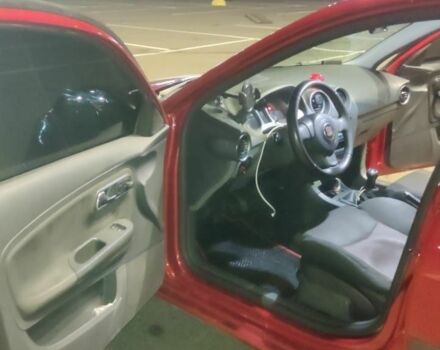 Красный Сеат Кордоба, объемом двигателя 2 л и пробегом 238 тыс. км за 5500 $, фото 4 на Automoto.ua