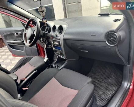 Красный Сеат Кордоба, объемом двигателя 1.98 л и пробегом 161 тыс. км за 3650 $, фото 16 на Automoto.ua