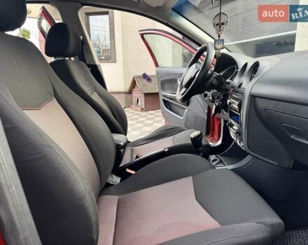 Красный Сеат Кордоба, объемом двигателя 1.98 л и пробегом 161 тыс. км за 3650 $, фото 19 на Automoto.ua