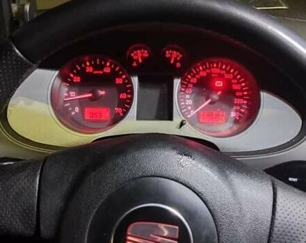 Красный Сеат Кордоба, объемом двигателя 1.98 л и пробегом 238 тыс. км за 4500 $, фото 7 на Automoto.ua