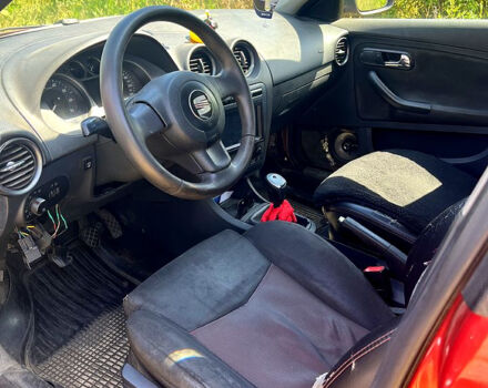 Красный Сеат Кордоба, объемом двигателя 2 л и пробегом 352 тыс. км за 2900 $, фото 9 на Automoto.ua