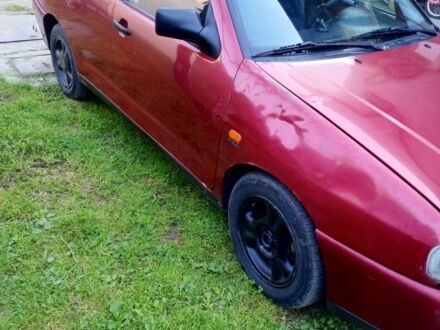 Сеат Кордоба 1999 в Хусте на Automoto.ua Красный Сеат Кордоба, объемом двигателя 0 л и пробегом 177 тыс. км за 604 $, фото 1 на Automoto.ua