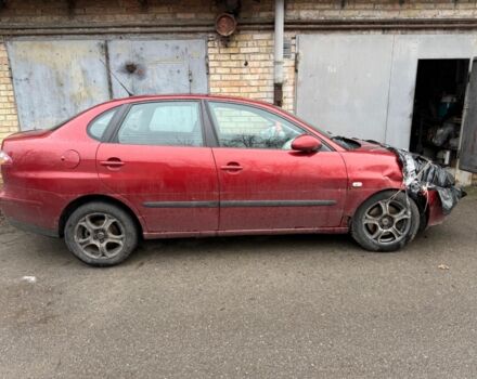 Красный Сеат Кордоба, объемом двигателя 2 л и пробегом 182 тыс. км за 1800 $, фото 1 на Automoto.ua