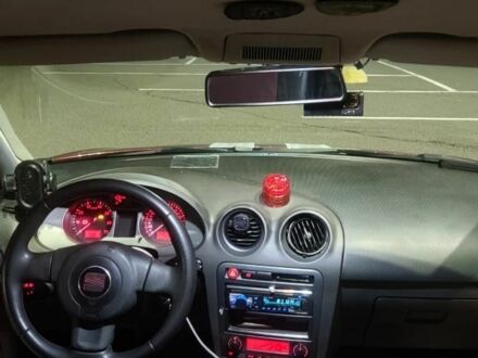 Красный Сеат Кордоба, объемом двигателя 2 л и пробегом 238 тыс. км за 5500 $, фото 1 на Automoto.ua