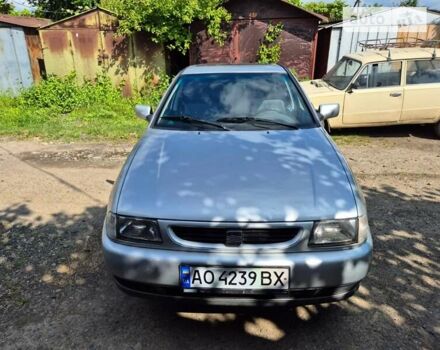 Сірий Сеат Cordoba, об'ємом двигуна 1.39 л та пробігом 180 тис. км за 2700 $, фото 1 на Automoto.ua