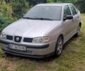 Сірий Сеат Cordoba, об'ємом двигуна 1.39 л та пробігом 78 тис. км за 2000 $, фото 1 на Automoto.ua