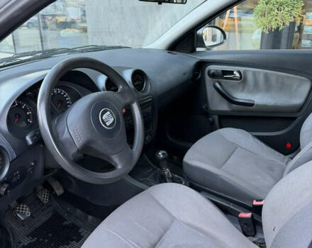 Сірий Сеат Cordoba, об'ємом двигуна 1.4 л та пробігом 300 тис. км за 2000 $, фото 10 на Automoto.ua