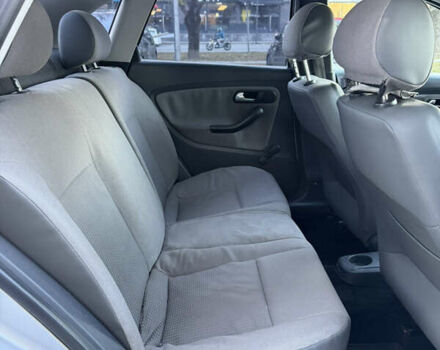Сірий Сеат Cordoba, об'ємом двигуна 1.4 л та пробігом 300 тис. км за 2000 $, фото 12 на Automoto.ua
