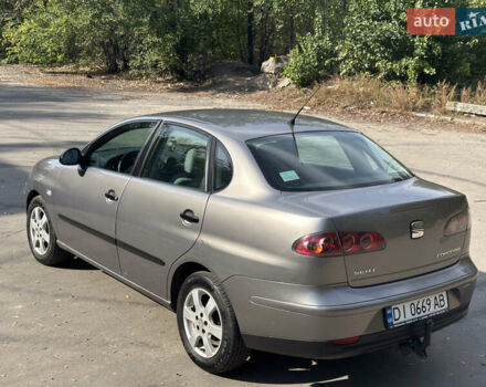 Сірий Сеат Cordoba, об'ємом двигуна 1.39 л та пробігом 261 тис. км за 4800 $, фото 5 на Automoto.ua