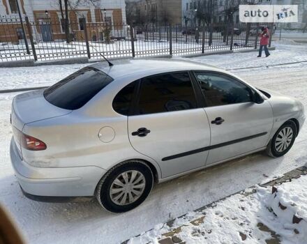 Сірий Сеат Cordoba, об'ємом двигуна 1.4 л та пробігом 200 тис. км за 4275 $, фото 5 на Automoto.ua