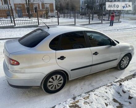 Сірий Сеат Cordoba, об'ємом двигуна 1.4 л та пробігом 200 тис. км за 4275 $, фото 7 на Automoto.ua