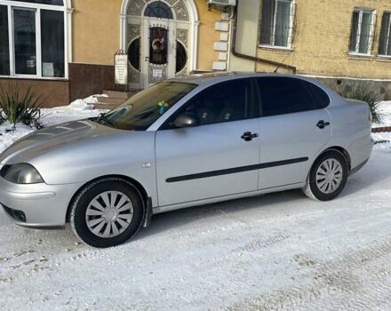 Сірий Сеат Cordoba, об'ємом двигуна 1.4 л та пробігом 200 тис. км за 4275 $, фото 2 на Automoto.ua