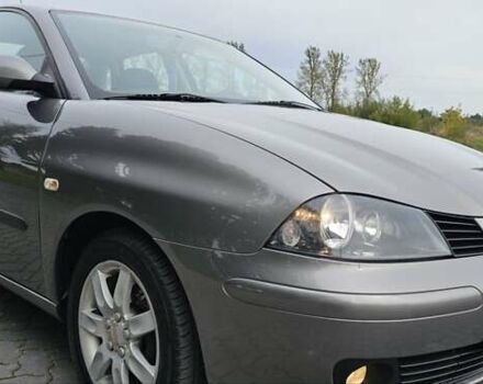 Сірий Сеат Cordoba, об'ємом двигуна 1.4 л та пробігом 200 тис. км за 5450 $, фото 12 на Automoto.ua
