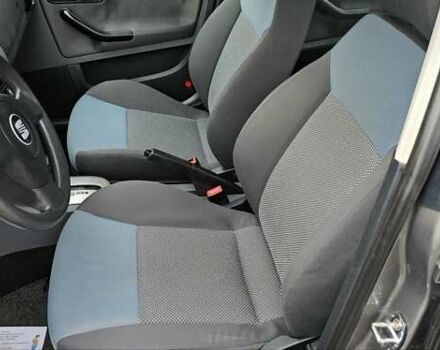 Сірий Сеат Cordoba, об'ємом двигуна 1.4 л та пробігом 200 тис. км за 5450 $, фото 21 на Automoto.ua