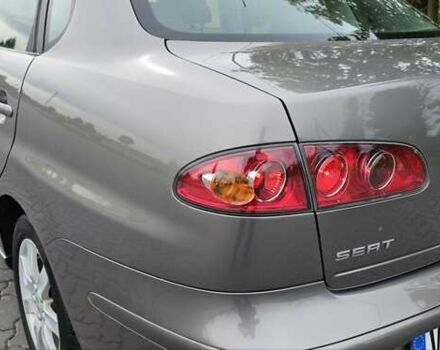 Сірий Сеат Cordoba, об'ємом двигуна 1.4 л та пробігом 200 тис. км за 5450 $, фото 1 на Automoto.ua