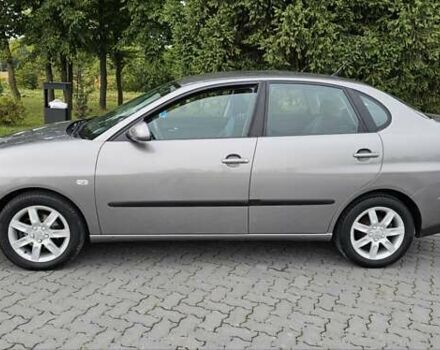 Сірий Сеат Cordoba, об'ємом двигуна 1.4 л та пробігом 200 тис. км за 5450 $, фото 10 на Automoto.ua