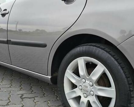 Сірий Сеат Cordoba, об'ємом двигуна 1.4 л та пробігом 200 тис. км за 5450 $, фото 5 на Automoto.ua