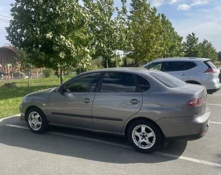 Сірий Сеат Cordoba, об'ємом двигуна 1.4 л та пробігом 234 тис. км за 2800 $, фото 2 на Automoto.ua
