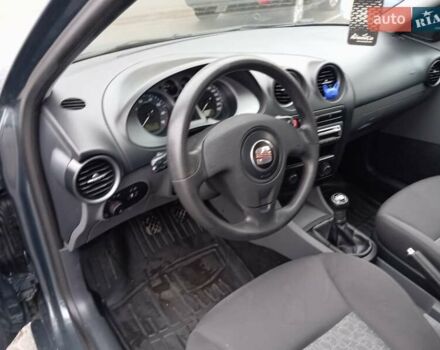 Сірий Сеат Cordoba, об'ємом двигуна 1.4 л та пробігом 169 тис. км за 4200 $, фото 8 на Automoto.ua