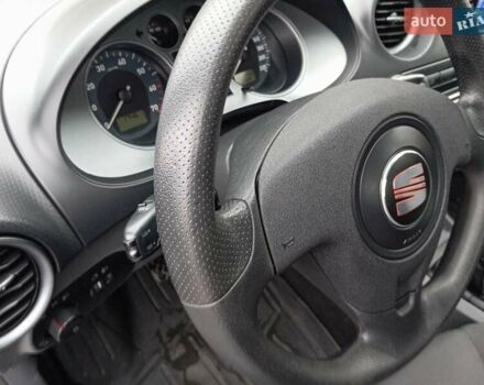 Сірий Сеат Cordoba, об'ємом двигуна 1.4 л та пробігом 169 тис. км за 4200 $, фото 7 на Automoto.ua