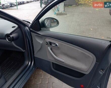 Сірий Сеат Cordoba, об'ємом двигуна 1.4 л та пробігом 169 тис. км за 4200 $, фото 13 на Automoto.ua