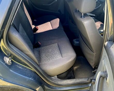 Сірий Сеат Cordoba, об'ємом двигуна 1.4 л та пробігом 195 тис. км за 3400 $, фото 4 на Automoto.ua