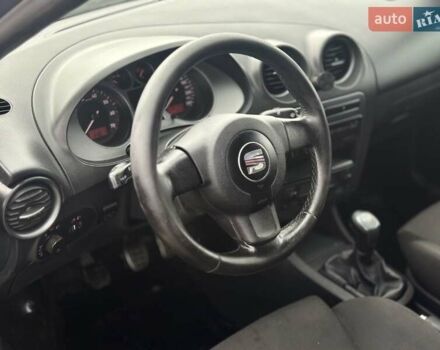 Сірий Сеат Cordoba, об'ємом двигуна 1.98 л та пробігом 232 тис. км за 2999 $, фото 9 на Automoto.ua