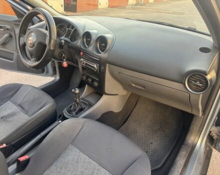 Сірий Сеат Cordoba, об'ємом двигуна 1.4 л та пробігом 270 тис. км за 2750 $, фото 12 на Automoto.ua