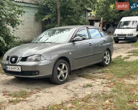Сірий Сеат Cordoba, об'ємом двигуна 1.98 л та пробігом 330 тис. км за 3000 $, фото 7 на Automoto.ua