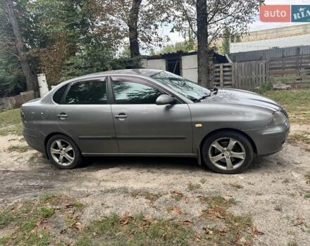 Сірий Сеат Cordoba, об'ємом двигуна 1.98 л та пробігом 330 тис. км за 3000 $, фото 9 на Automoto.ua
