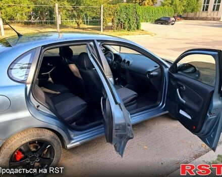 Серый Сеат Кордоба, объемом двигателя 2 л и пробегом 280 тыс. км за 4800 $, фото 4 на Automoto.ua