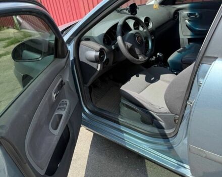 Сірий Сеат Cordoba, об'ємом двигуна 1.4 л та пробігом 2 тис. км за 2329 $, фото 6 на Automoto.ua