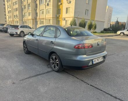 Сірий Сеат Cordoba, об'ємом двигуна 1.4 л та пробігом 270 тис. км за 2750 $, фото 3 на Automoto.ua