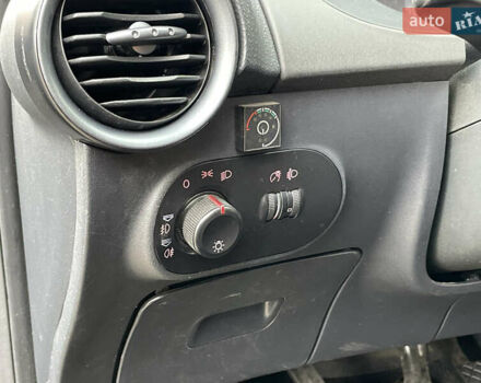 Серый Сеат Кордоба, объемом двигателя 1.98 л и пробегом 268 тыс. км за 4290 $, фото 18 на Automoto.ua