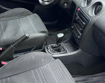 Сірий Сеат Cordoba, об'ємом двигуна 1.98 л та пробігом 205 тис. км за 3500 $, фото 5 на Automoto.ua