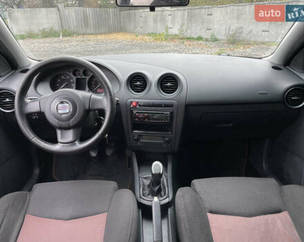 Серый Сеат Кордоба, объемом двигателя 1.98 л и пробегом 268 тыс. км за 4290 $, фото 13 на Automoto.ua