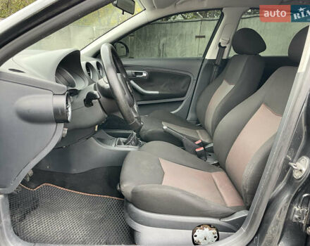 Серый Сеат Кордоба, объемом двигателя 1.98 л и пробегом 268 тыс. км за 4290 $, фото 9 на Automoto.ua